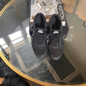 Women’s NIKE shoes